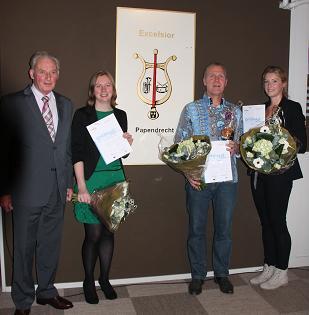 EXCELSIOR ZET JUBILARISSEN IN HET ZONNETJE