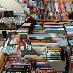 EXCELSIOR ZAMELT OP 16 APRIL SPULLEN IN VOOR BOEKEN- EN ROMMELMARKT