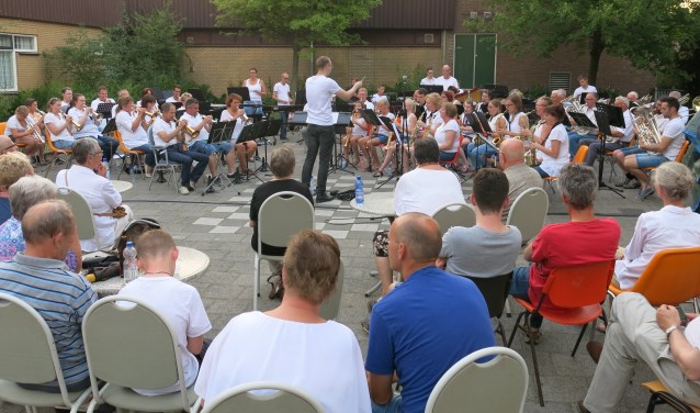 Excelsior Papendrecht sluit het seizoen muzikaal af met een pleinconcert